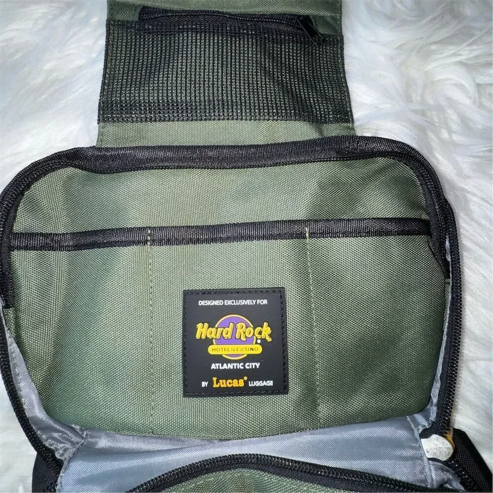 Lucas Hanging Expandable Travel Bag Green Special Edition‎